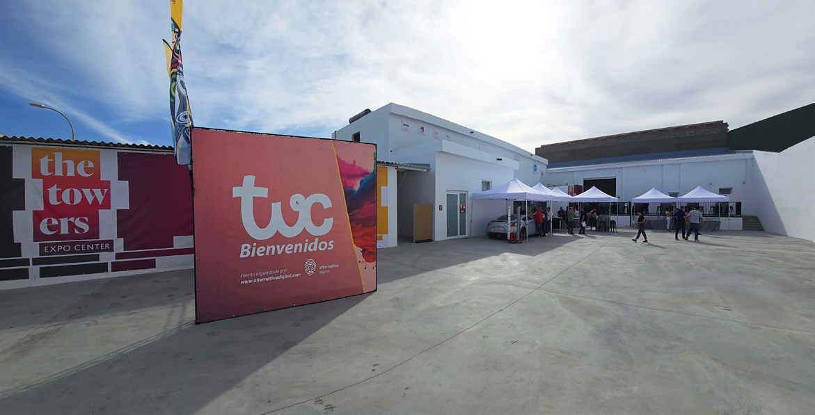 Foto real del patio durante un evento
